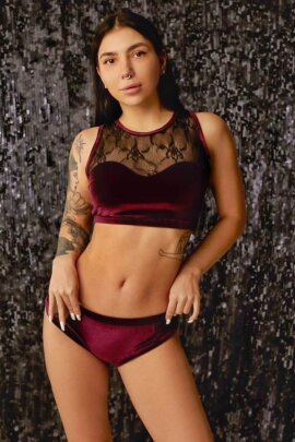 Polerina Shorts Camelia Wine XL