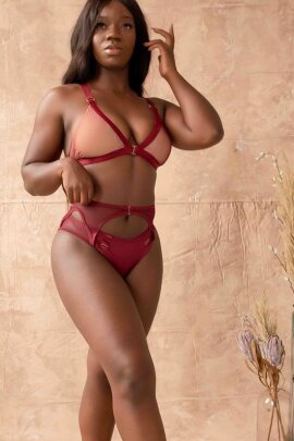 Tatiana Active Wear Top Kaizen Burgundy S