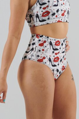 Juicee Peach Shorts High Waist Brazils Lipstick & Heels S
